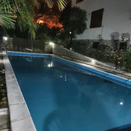 Open Space Con Piscina * Campofilone